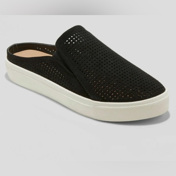 Universal Thread Shoes - Black Universal‎ Thread slip/on shoes